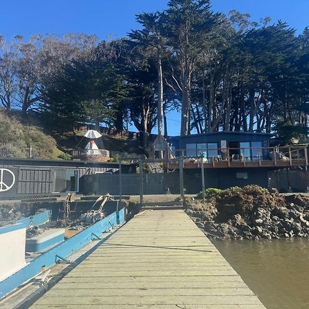 Carriage House Waterfront On Tomales Bay With Dock Hotel Marshall Exterior foto
